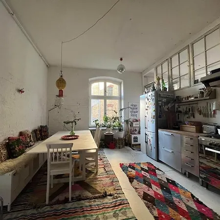 Artisanal Warehouse Conversion 베를린