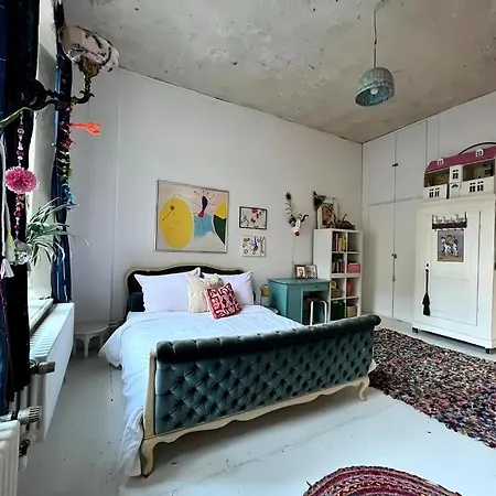 Artisanal Warehouse Conversion ברלין