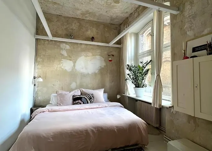 דירה Artisanal Warehouse Conversion ברלין